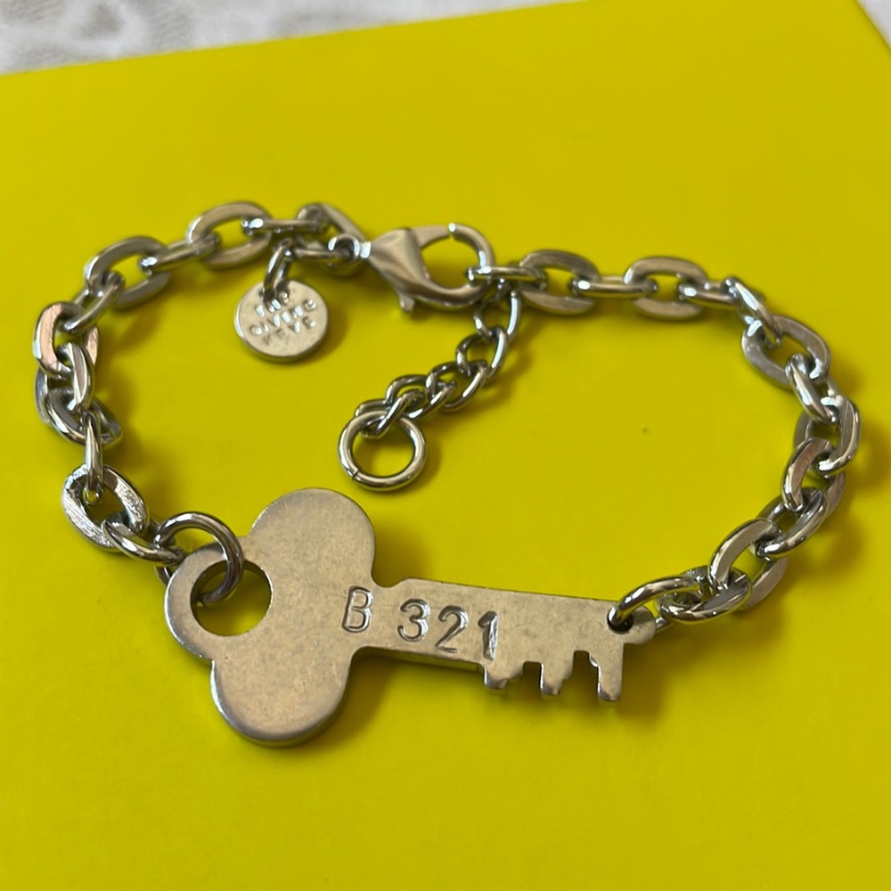 The‎ giving keys bracelet silver color metal chain charming